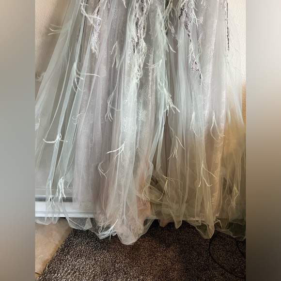 💜MAC DUGGAL SEQUINED FLUTTER CAP SLEEVE CUT OUT A LINE GOWN #20259 - Picture 6 of 8